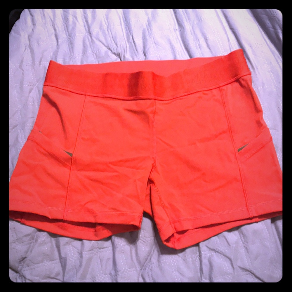 Lululemon run short with pockets Size 10